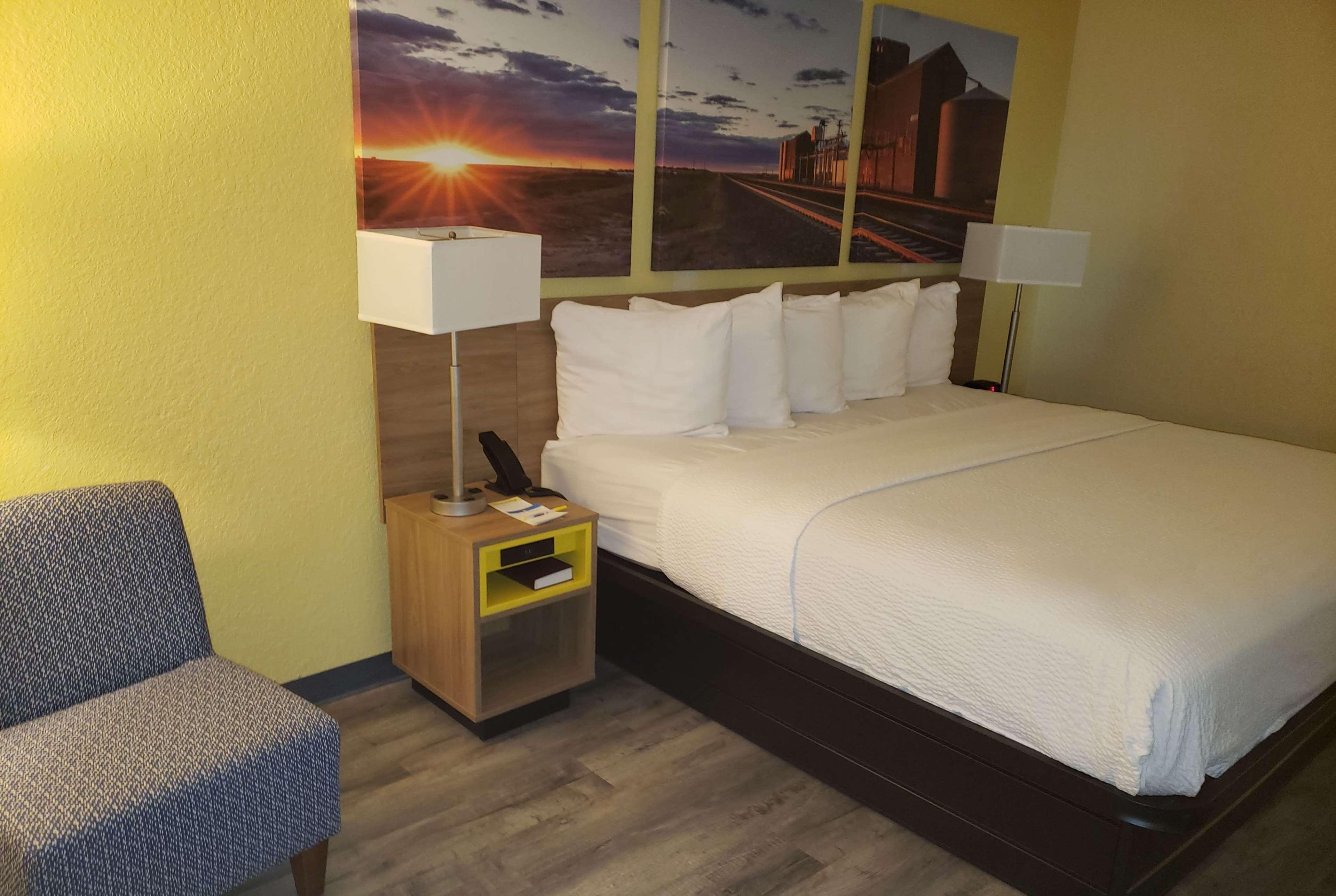 Days Inn & Suites By Wyndham Clovis Ngoại thất bức ảnh
