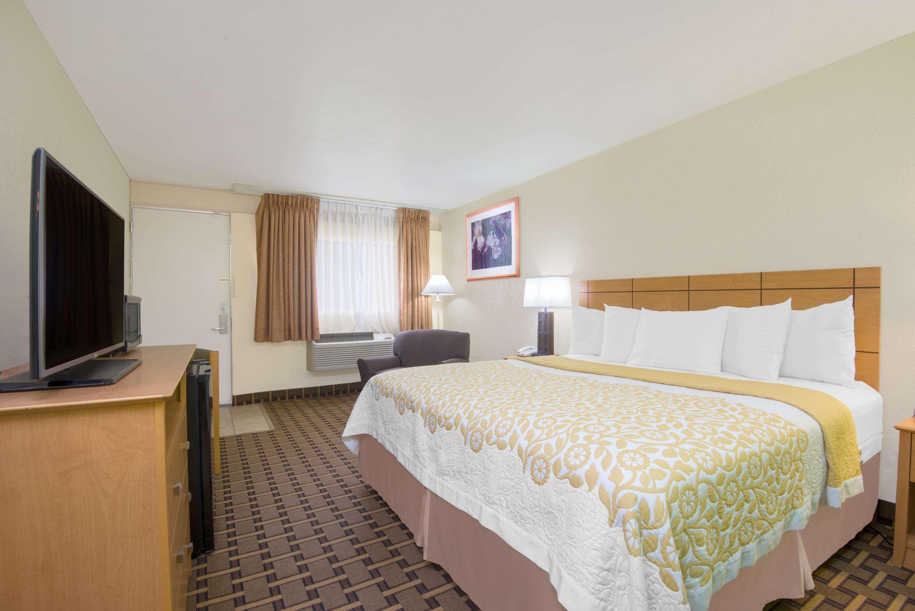 Days Inn & Suites By Wyndham Clovis Ngoại thất bức ảnh