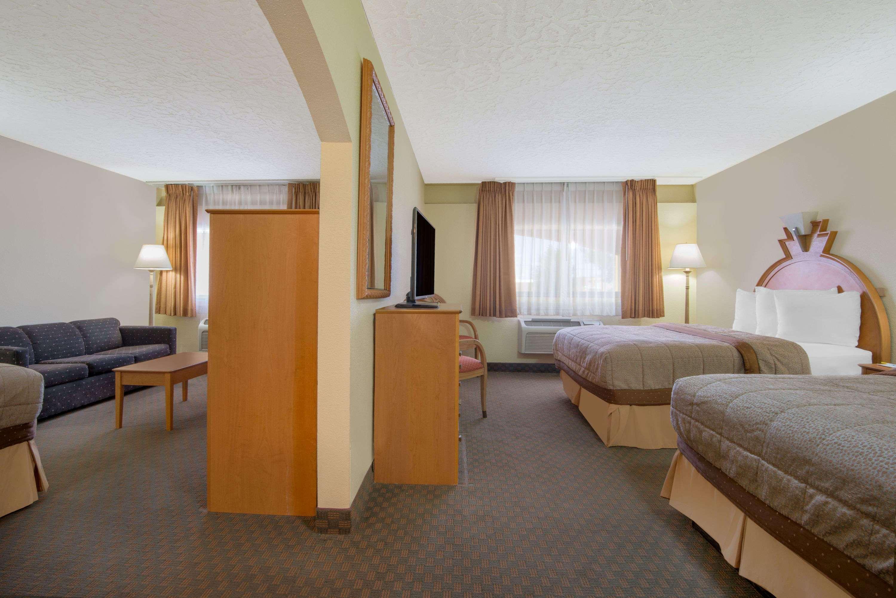 Days Inn & Suites By Wyndham Clovis Ngoại thất bức ảnh