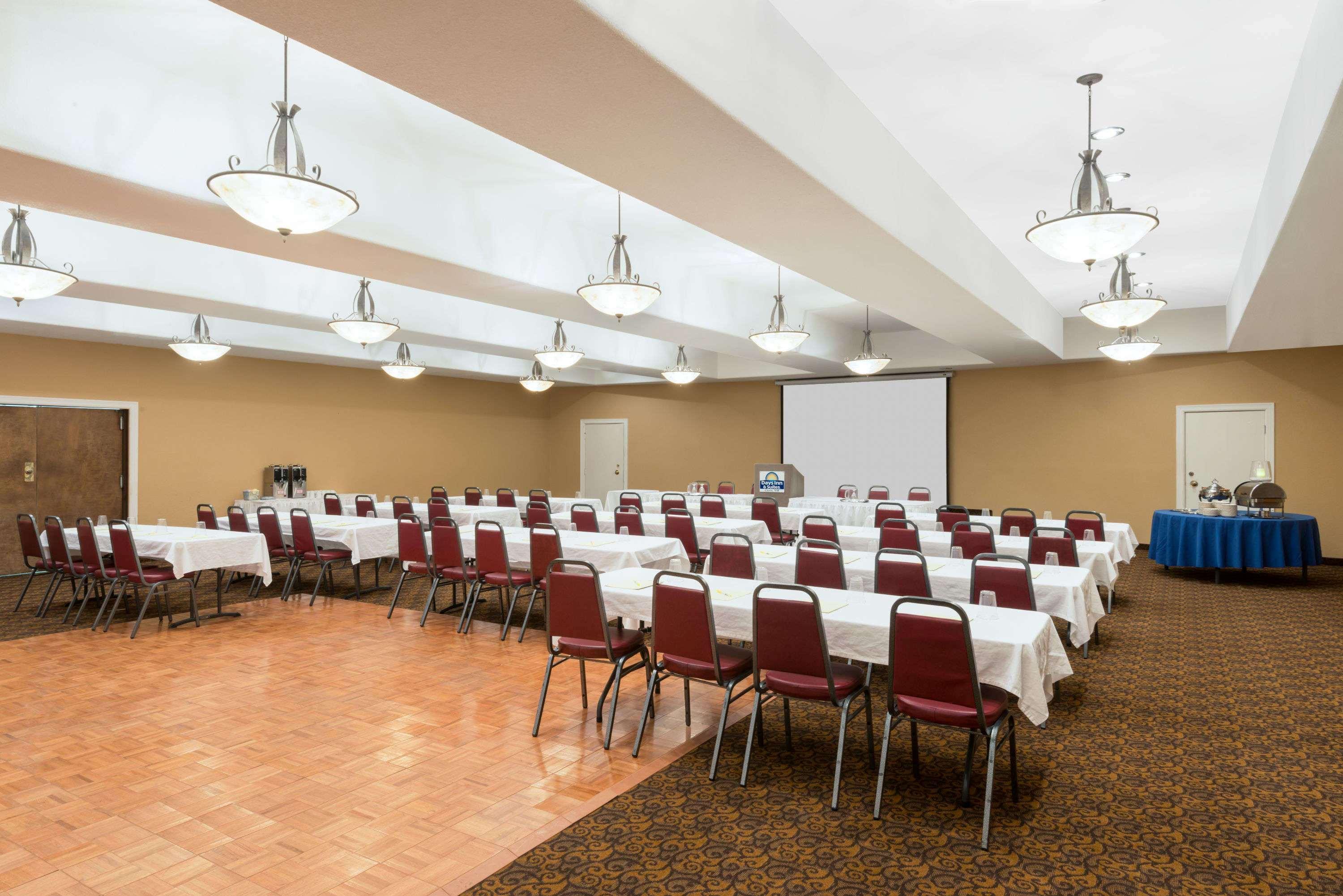 Days Inn & Suites By Wyndham Clovis Ngoại thất bức ảnh