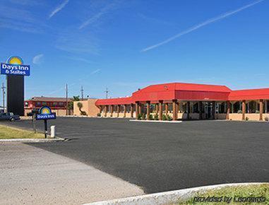 Days Inn & Suites By Wyndham Clovis Ngoại thất bức ảnh